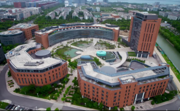 西浦国际商学院获得国际权威课程认证
