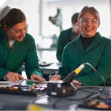 英国罗伯特高登大学学生整体满意度跃居全英第二