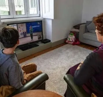 新冠疫情持续严峻,葡萄牙政府重启“远程教育”