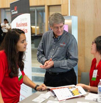 美国辛辛那提大学商学院数据科学排名再次傲居全美首位