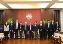 法国驻沪总领事纪博伟一行访问上海交通大学