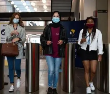 为确保圣诞假期安全返家 英国政府计划对大学生进行大规模检测