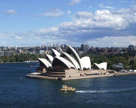 去澳大利亚留学,该如何申请澳大利亚的大学?