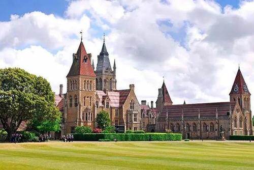 英国大学2021年1月将组织包机接学生入学,解封在即,留学迎重大利好!
