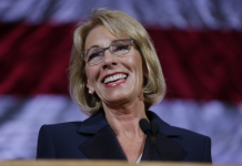 美国教育新闻:美国教育部长德沃斯辞职