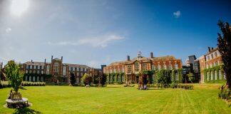 英国赫尔大学商学院被评为全球排名前2%的商学院之一