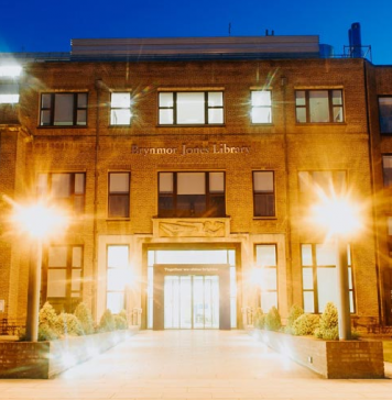 英国赫尔大学本科2021奖学金和助学金