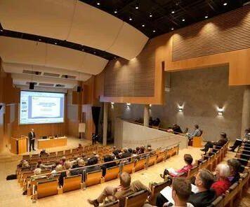 芬兰这所大学本科每年学费只要2.5万人民币 你心动吗?