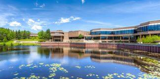 留学加拿大:湖首大学的费用和奖学金详解