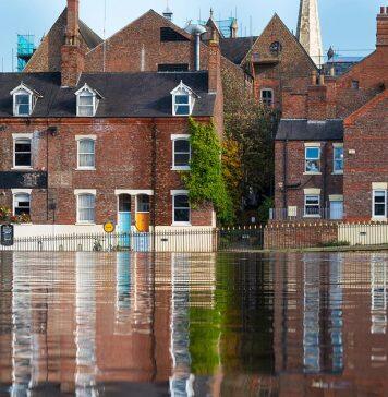 赫尔大学洪水创新中心帮助中小企业应对洪水