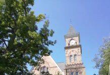 疫情之下,美国最有钱的大学涨学费也毫不手软