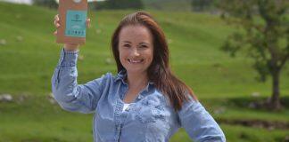 英国赫尔大学毕业生成立硅胶吸管公司挑战塑料污染