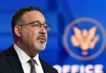 美国教育部长:预计所有学生都将于9月份回到学校上课