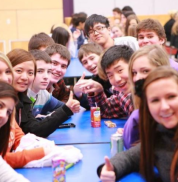 美国重开留学大门,7成中国留学生不想去,预约名额却秒空?