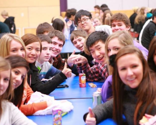 美国重开留学大门,7成中国留学生不想去,预约名额却秒空?