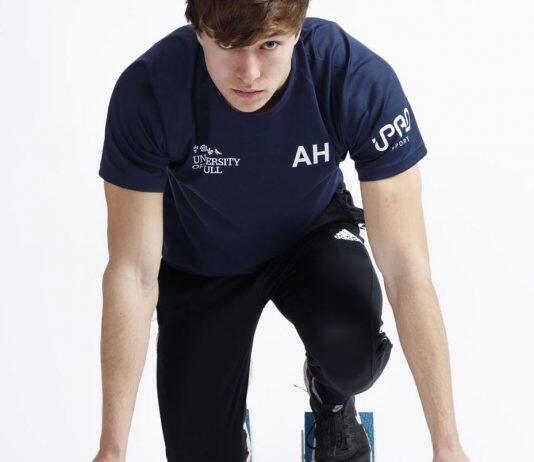 英国赫尔大学毕业生备战东京奥运会200米短跑