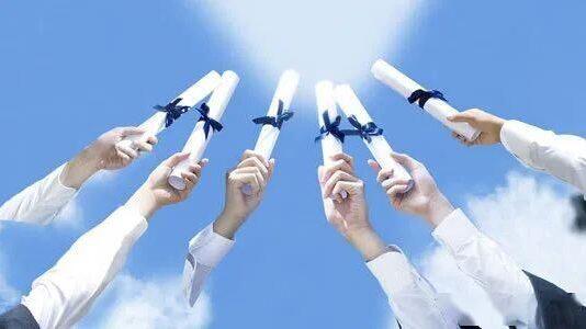 美国留学生一定比985的研究生轻松吗?