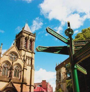 英国促请学生及其家人在返校前进行新冠测试