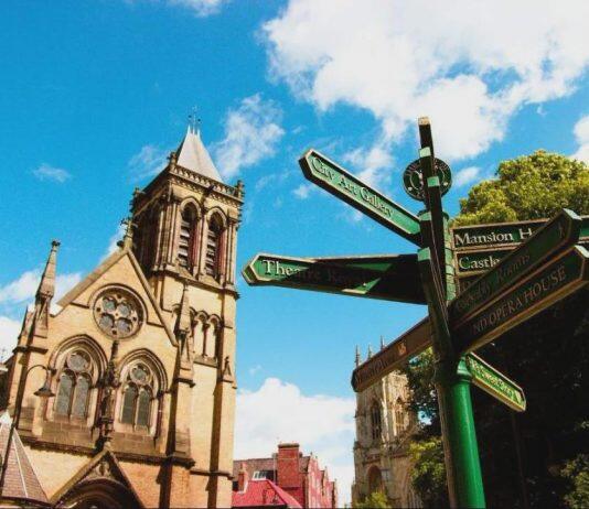 英国促请学生及其家人在返校前进行新冠测试