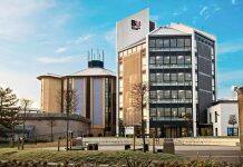 英国伯恩茅斯大学商学院荣获「小型商业特许奖_Small Business Charter Award」