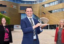 英国提赛德大学工程专业毕业生荣获Transporter Bridge大奖