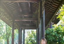 英国诺丁汉大学执行校长席若·韦斯特教授荣获“宁波市荣誉市民”称号