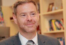 上纽大教授获美国心理学会杰出贡献奖 表彰其在全球精神卫生领域卓越贡献