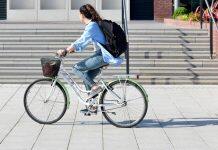 赫尔大学在校园内推出学生自行车租赁中心