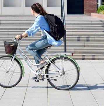 赫尔大学在校园内推出学生自行车租赁中心