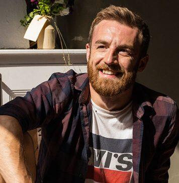 英国提赛德学生研制新涂料,被泰晤士评为月度最潮色