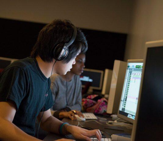 美国南加州大学各学院鼓励多元化课程,让学术百花齐放、百家争鸣