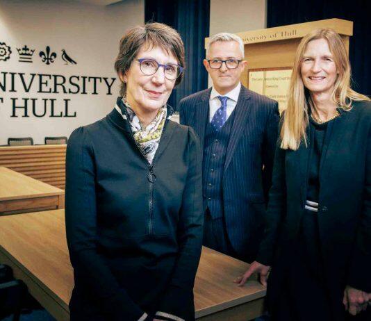 英国赫尔大学校园法庭揭幕以纪念著名法律校友Eleanor King