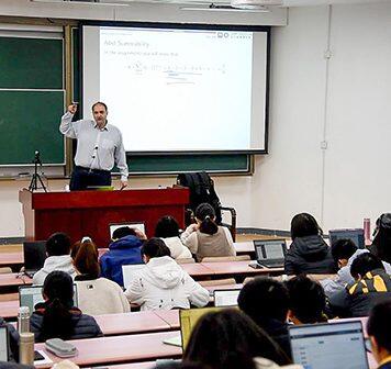上海交通大学密西根学院教师Horst Hohberger主讲课程入选上海市一流本科课程