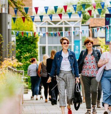 赫尔大学为即将到来的开放日加强防疫措施