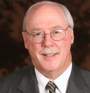 美国南加州大学董事Daniel J. Epstein 已累计为该校捐赠2500万美元