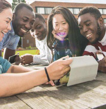 赫尔大学与Cowrie奖学金基金会合作为黑人学生提供奖学金