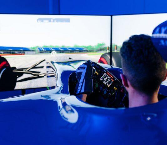 赫尔大学的电动赛车队利用高端模拟器训练参加国际比赛