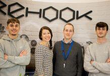 威尔士亲王为提赛德大学毕业生亲自颁发荣获英国“女王企业奖”