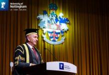 宁波诺丁汉大学为2022届毕业生举行英式毕业典礼