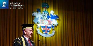 宁波诺丁汉大学为2022届毕业生举行英式毕业典礼