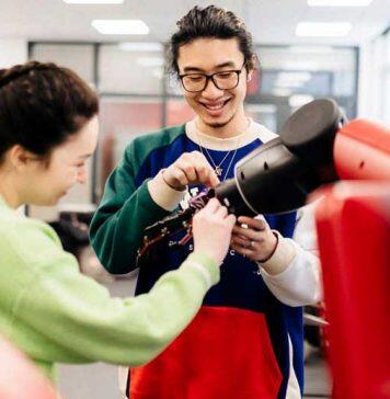 英国赫尔大学:人们对人类行为的理解比对机器人行为的理解更快