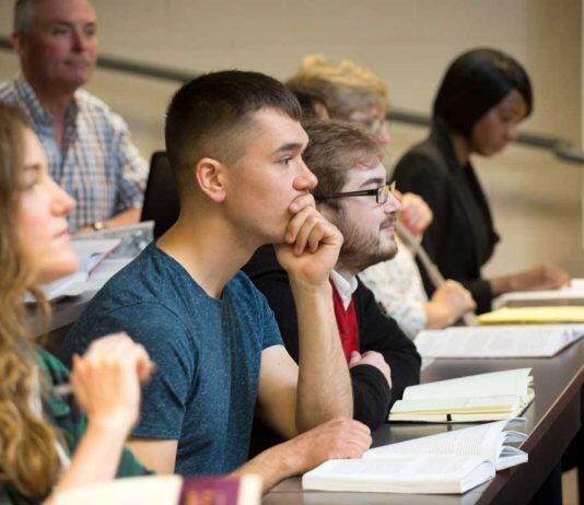 高威大学商业与经济学院一所培养国际商界精英的摇篮