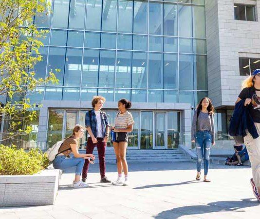 昆杜与杜克-新国大医学院共建医学博士直通车项目