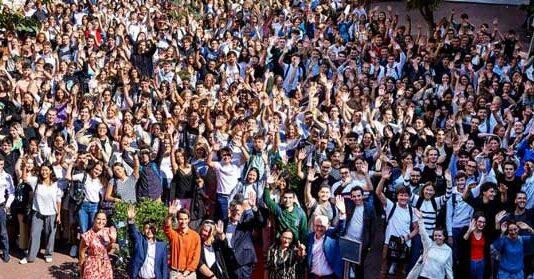 ESCP在2022年《金融时报》欧洲商学院排名中位列第三