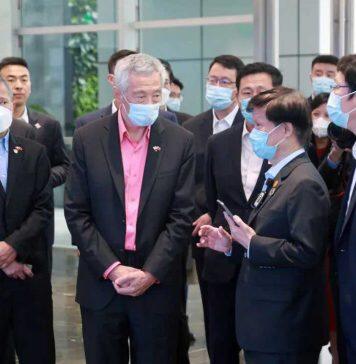 李显龙总理访问中新国际联合研究院