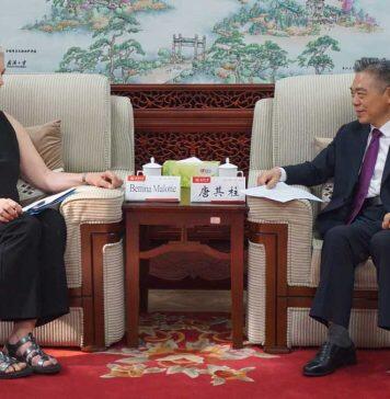 美国驻华大使馆官员到访武汉大学交流访问