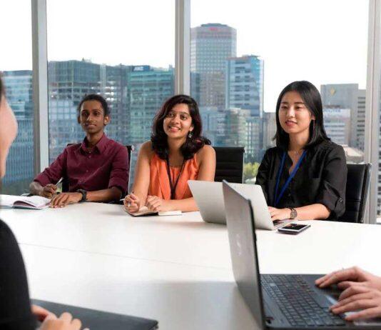 澳大利亚阿德莱德留学生如何在读书期间“拿下”工作机会?