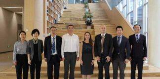 美国驻上海总领事馆外联处处长一行访问温州肯恩大学