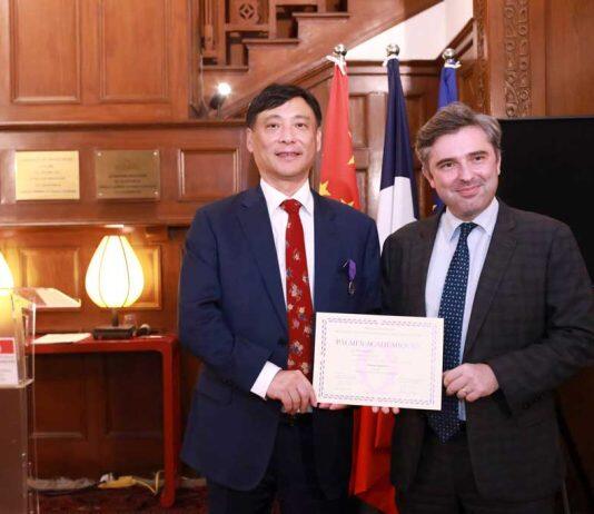 上海大学中欧工程技术学院执行院长刘宛予教授获颁法兰西学术棕榈骑士勋章