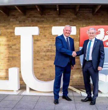 英国兰卡斯特大学与 INTO 正式签署合作伙伴协议